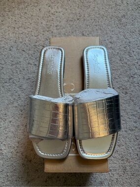 Seychelles Silver Metallic Croc Embossed Slide Sandals Size 8 Square Toe
